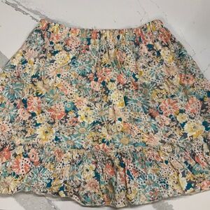 Adorable spring skirt with floral design